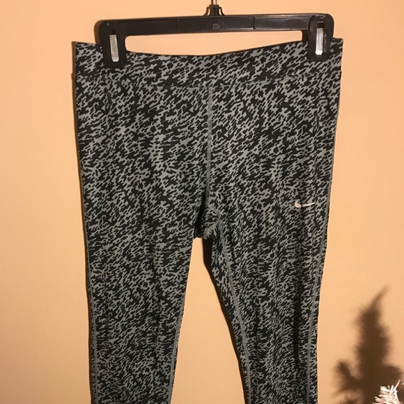 Nike Leggings - Picture 1 of 2